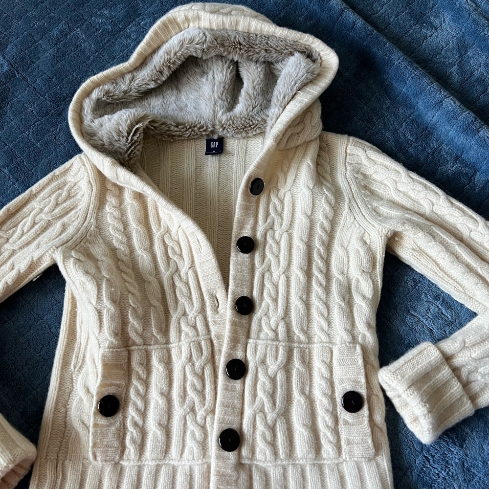 Cutest Gap Lamb Wool Sweater